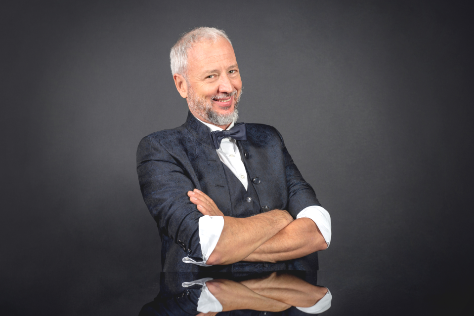 Zauberer Manolo | Manfred Stark – Magie, Licht & Feuershows